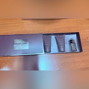 Michael Kors Men's Grooming Set - Dark Brown and Silver